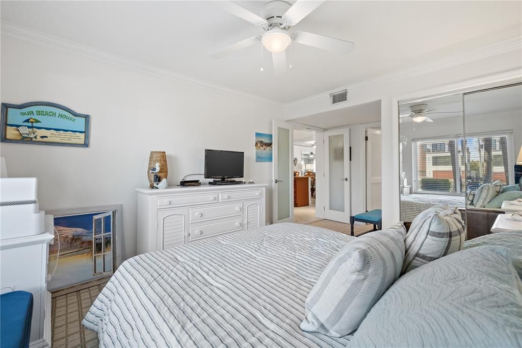 En Venta: $895,000 (2 camas, 2 baños, 1387 Pies cuadrados)