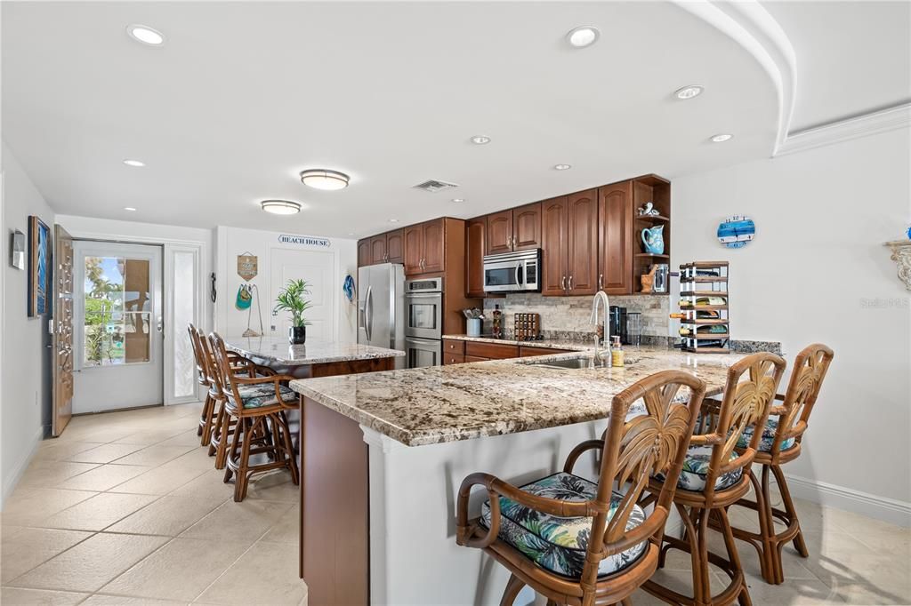 En Venta: $895,000 (2 camas, 2 baños, 1387 Pies cuadrados)