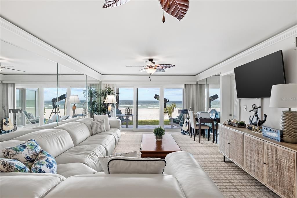 En Venta: $895,000 (2 camas, 2 baños, 1387 Pies cuadrados)