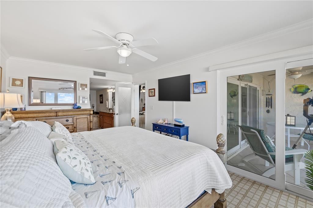 En Venta: $895,000 (2 camas, 2 baños, 1387 Pies cuadrados)