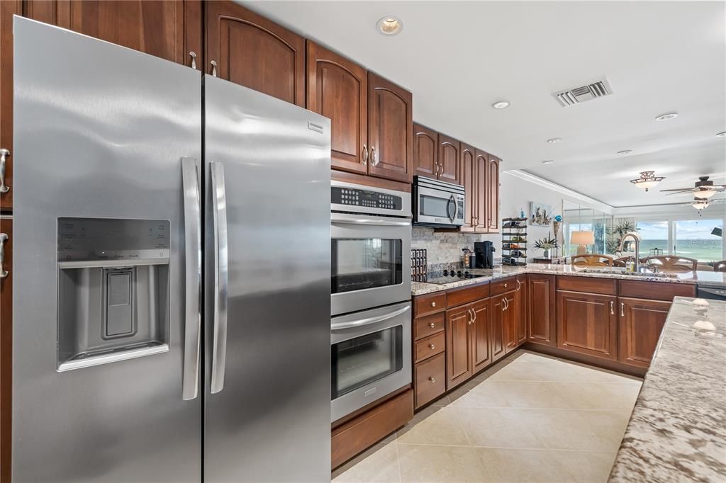 En Venta: $895,000 (2 camas, 2 baños, 1387 Pies cuadrados)