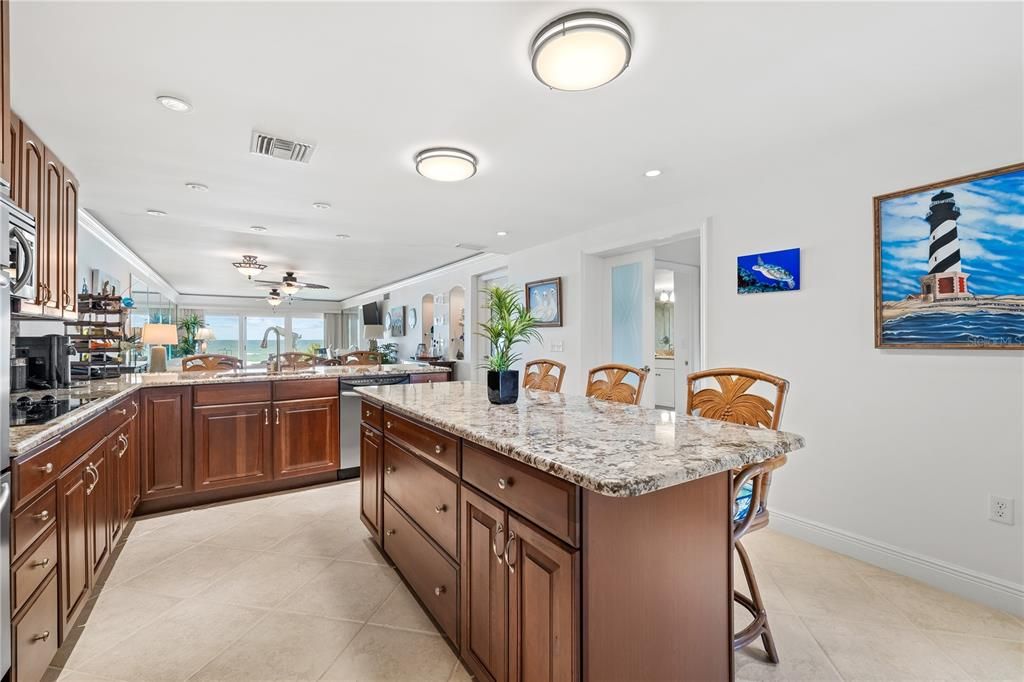 En Venta: $895,000 (2 camas, 2 baños, 1387 Pies cuadrados)