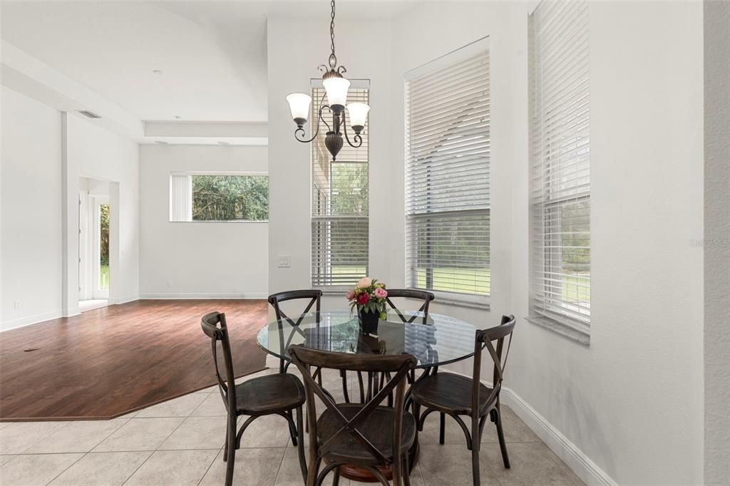 En Venta: $645,000 (4 camas, 3 baños, 2941 Pies cuadrados)