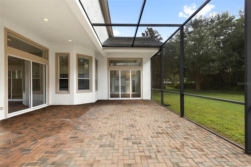 En Venta: $645,000 (4 camas, 3 baños, 2941 Pies cuadrados)