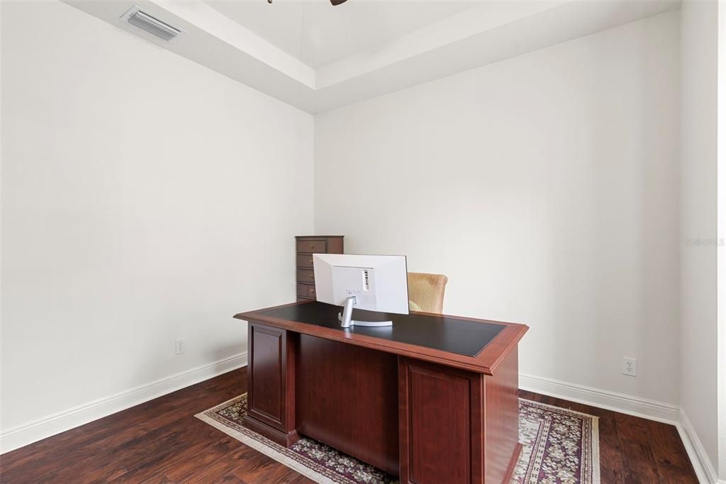 En Venta: $645,000 (4 camas, 3 baños, 2941 Pies cuadrados)