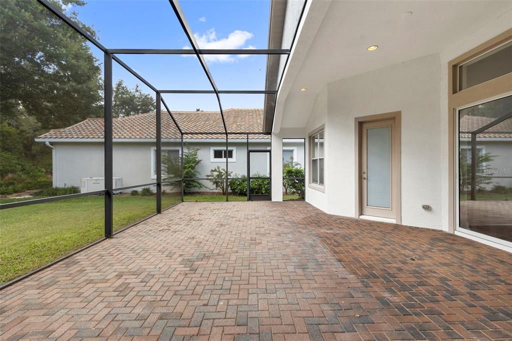 En Venta: $645,000 (4 camas, 3 baños, 2941 Pies cuadrados)