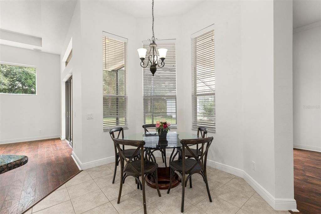 En Venta: $645,000 (4 camas, 3 baños, 2941 Pies cuadrados)