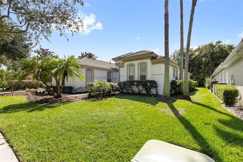 En Venta: $645,000 (4 camas, 3 baños, 2941 Pies cuadrados)