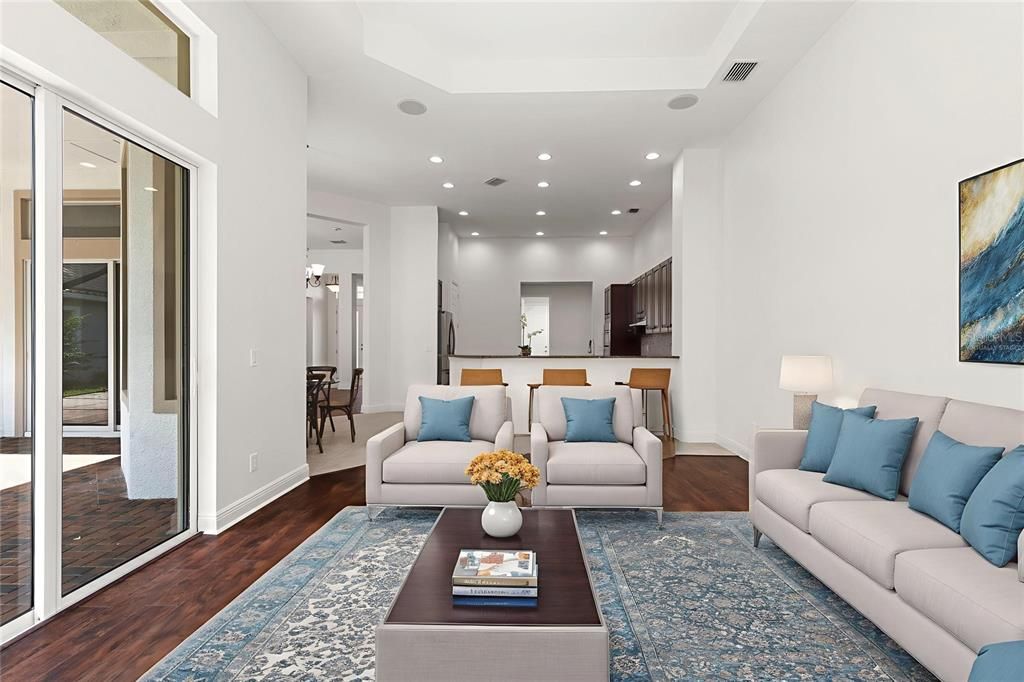 En Venta: $645,000 (4 camas, 3 baños, 2941 Pies cuadrados)