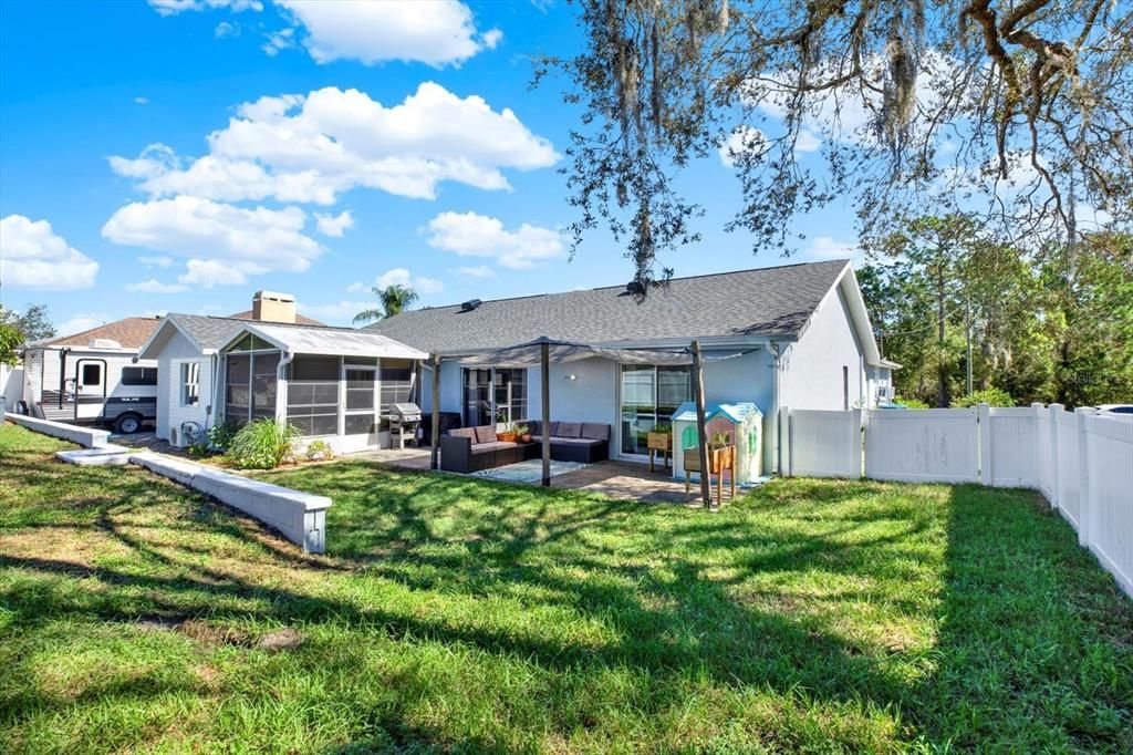 待售: $338,000 (4 贝兹, 2 浴室, 2280 平方英尺)