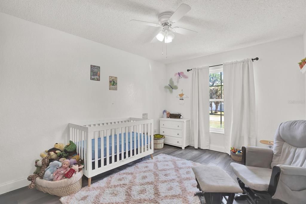 待售: $338,000 (4 贝兹, 2 浴室, 2280 平方英尺)