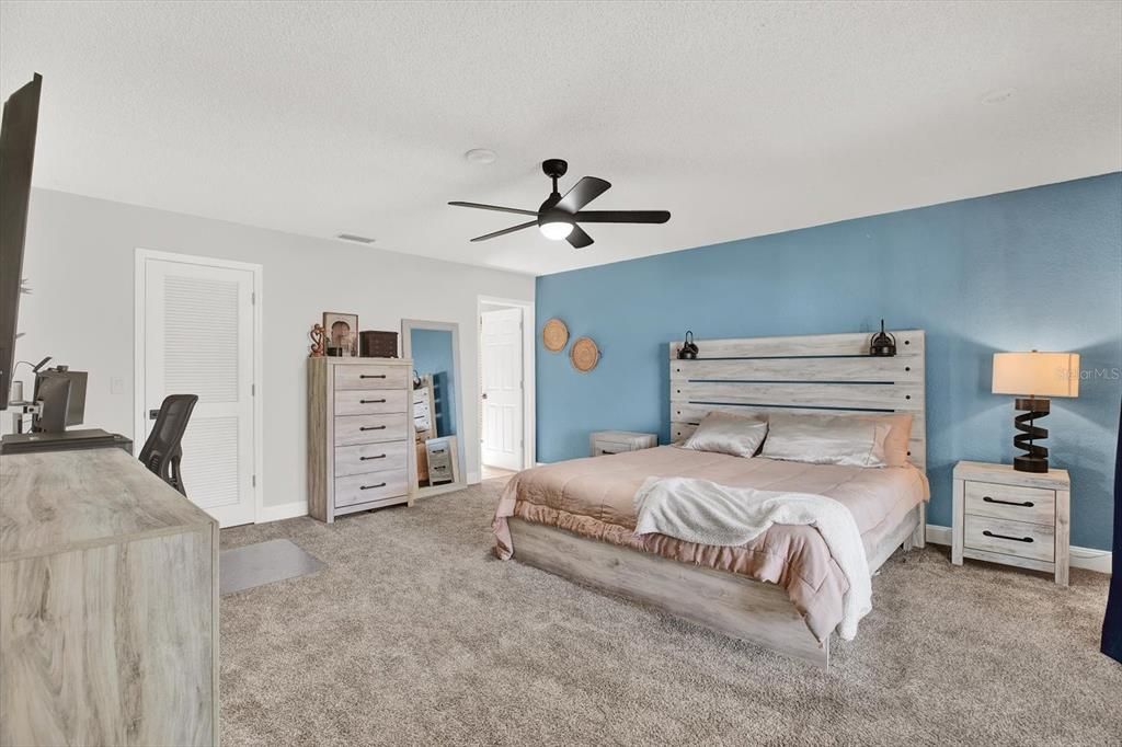 待售: $338,000 (4 贝兹, 2 浴室, 2280 平方英尺)