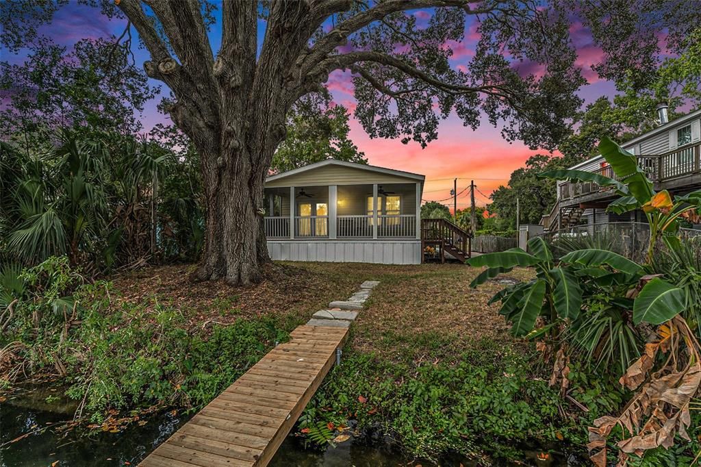 En Venta: $349,900 (2 camas, 2 baños, 1128 Pies cuadrados)