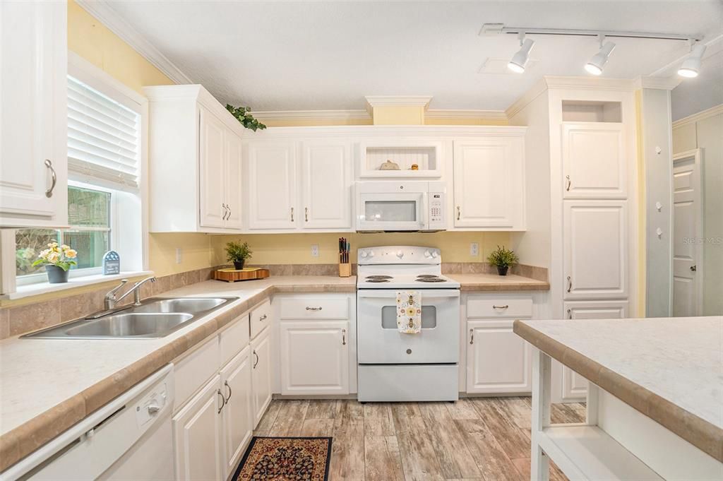 En Venta: $349,900 (2 camas, 2 baños, 1128 Pies cuadrados)