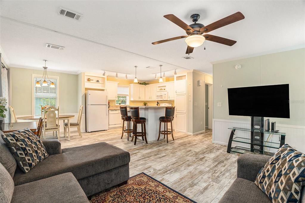 En Venta: $349,900 (2 camas, 2 baños, 1128 Pies cuadrados)