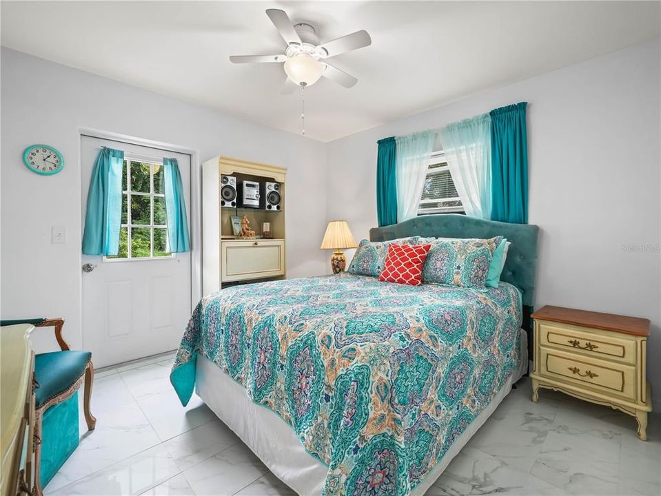 Active With Contract: $185,000 (2 beds, 2 baths, 1120 Square Feet)