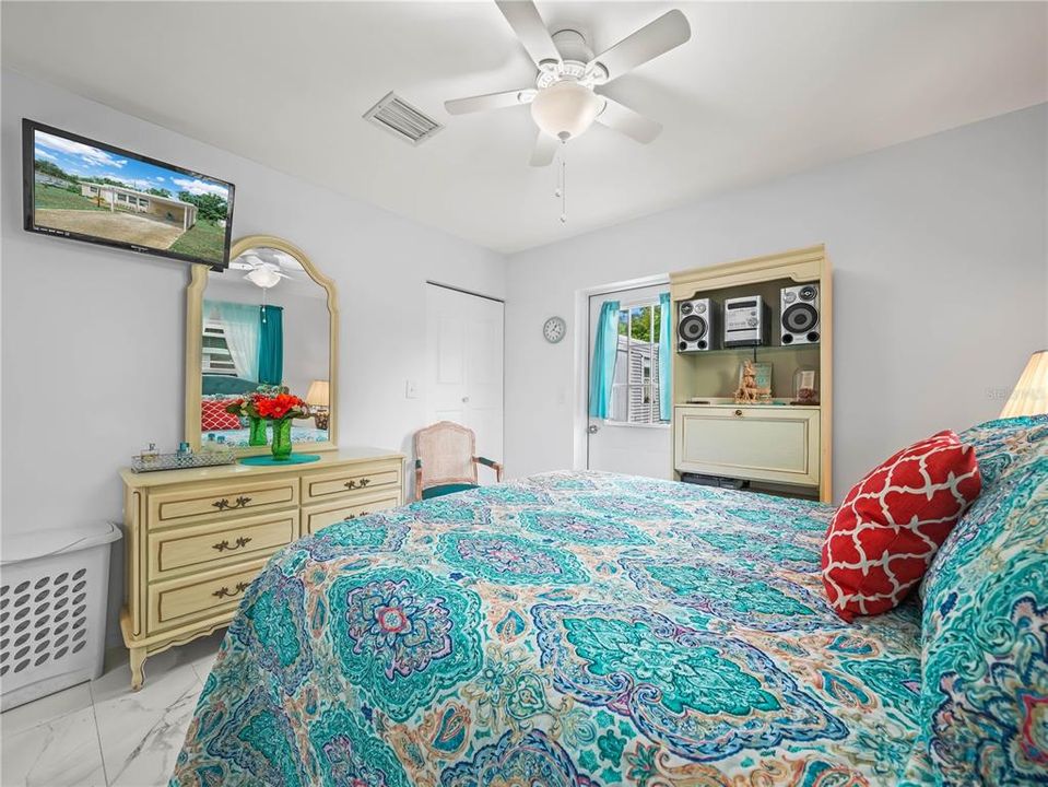 Active With Contract: $185,000 (2 beds, 2 baths, 1120 Square Feet)