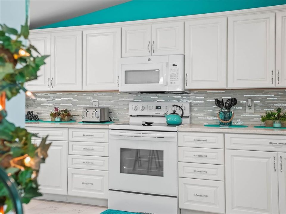 Active With Contract: $185,000 (2 beds, 2 baths, 1120 Square Feet)