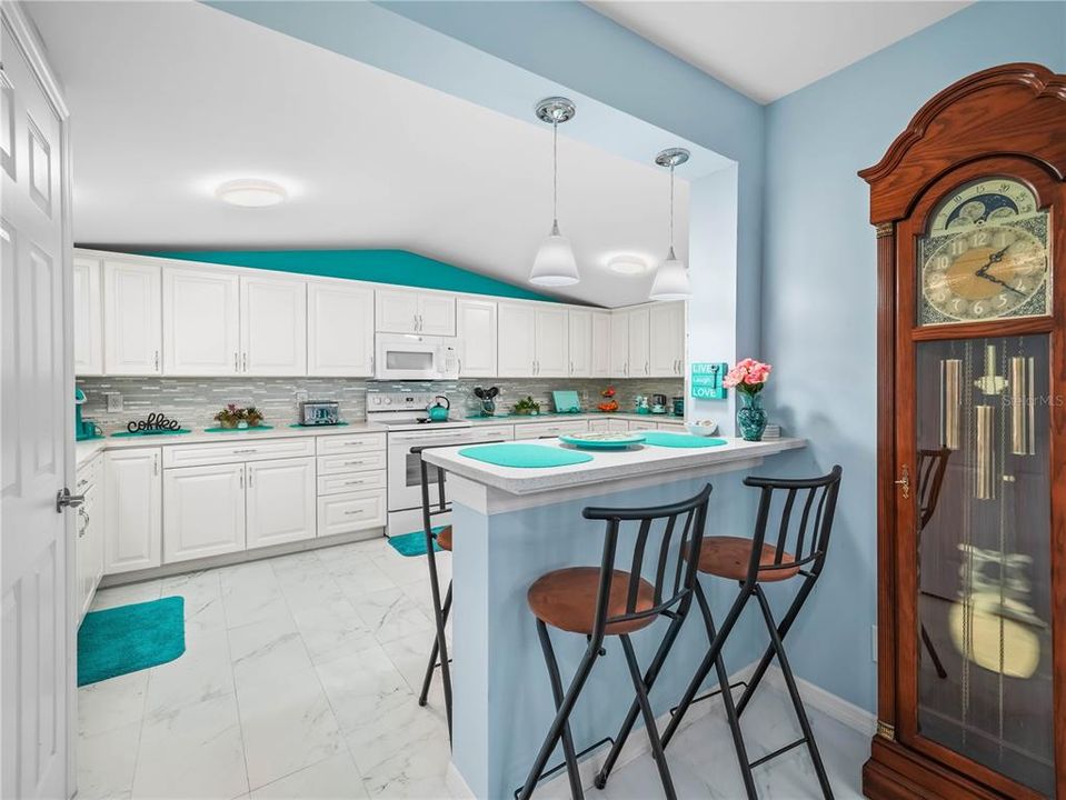 Active With Contract: $185,000 (2 beds, 2 baths, 1120 Square Feet)