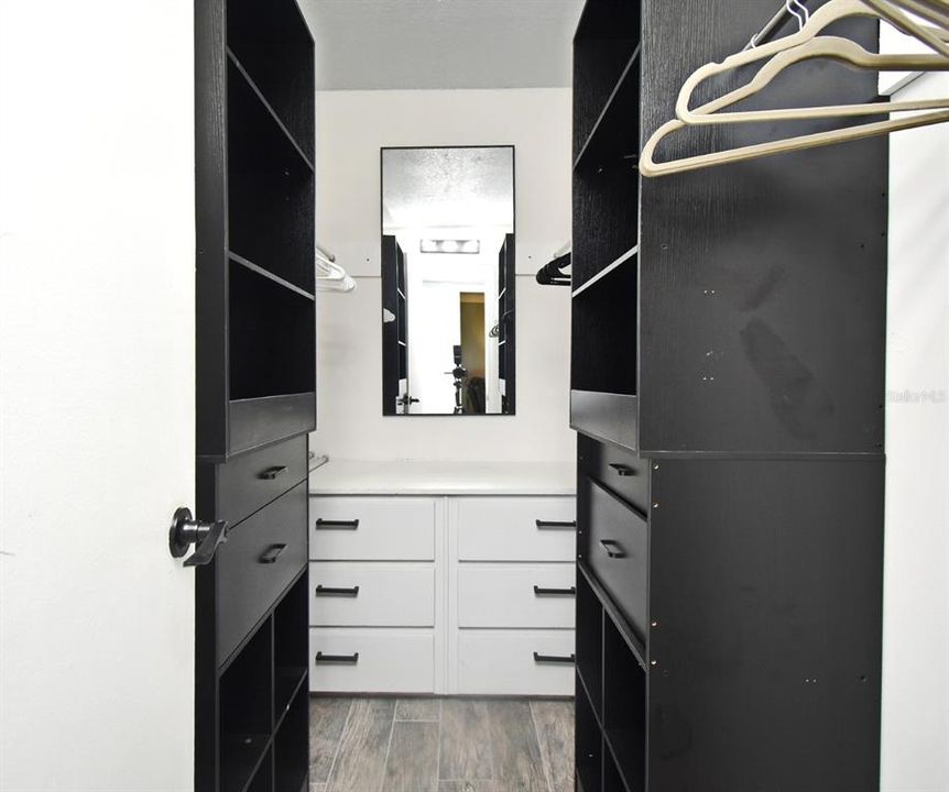 For Sale: $489,900 (2 beds, 20 baths, 1125 Square Feet)