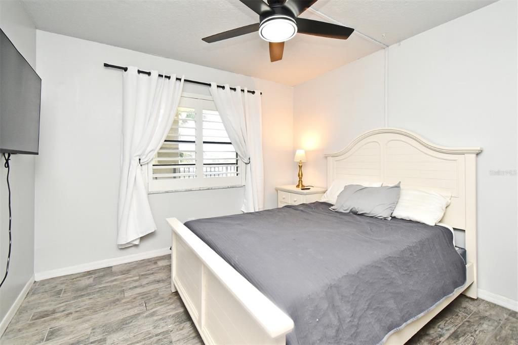 For Sale: $489,900 (2 beds, 20 baths, 1125 Square Feet)