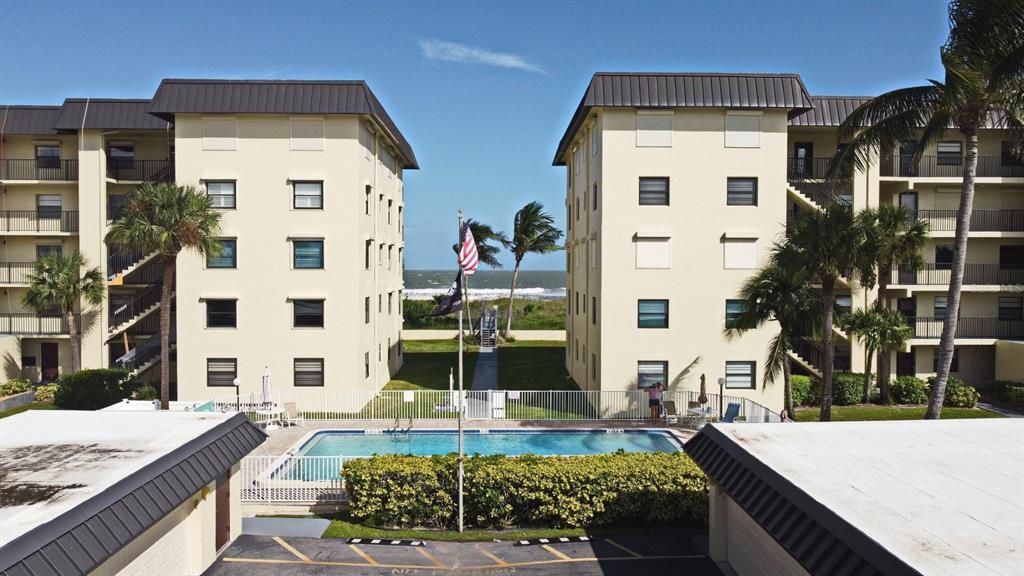 For Sale: $489,900 (2 beds, 20 baths, 1125 Square Feet)