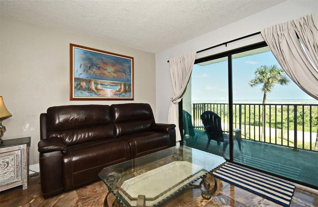 For Sale: $489,900 (2 beds, 20 baths, 1125 Square Feet)