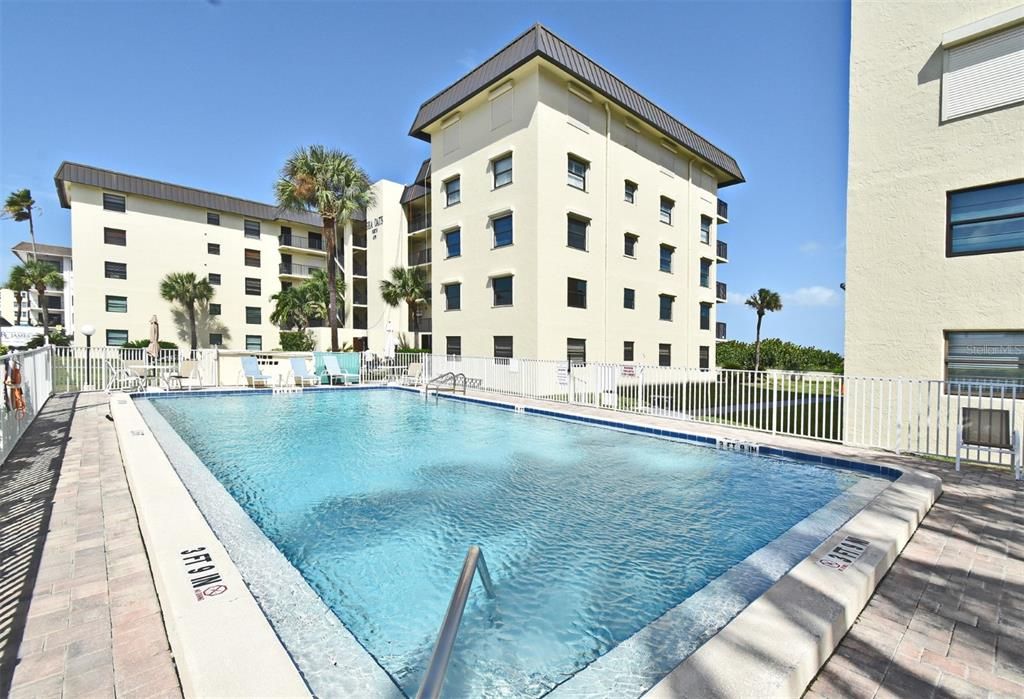 For Sale: $489,900 (2 beds, 20 baths, 1125 Square Feet)