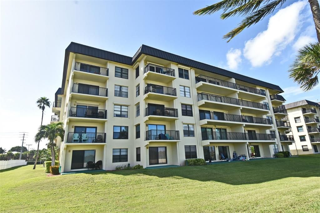 For Sale: $489,900 (2 beds, 20 baths, 1125 Square Feet)