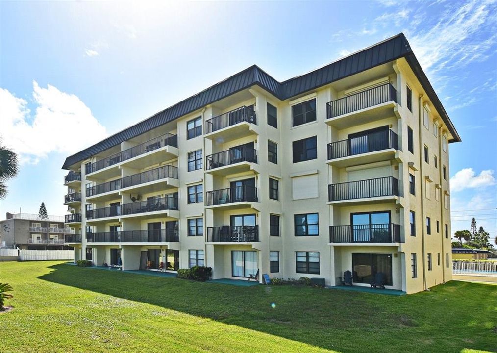 For Sale: $489,900 (2 beds, 20 baths, 1125 Square Feet)