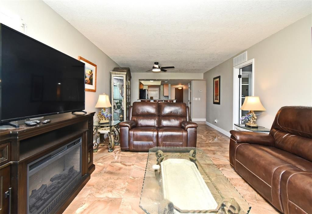 For Sale: $489,900 (2 beds, 20 baths, 1125 Square Feet)