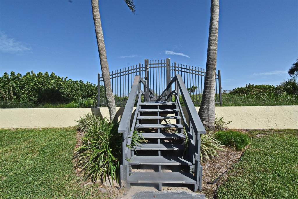 For Sale: $489,900 (2 beds, 20 baths, 1125 Square Feet)