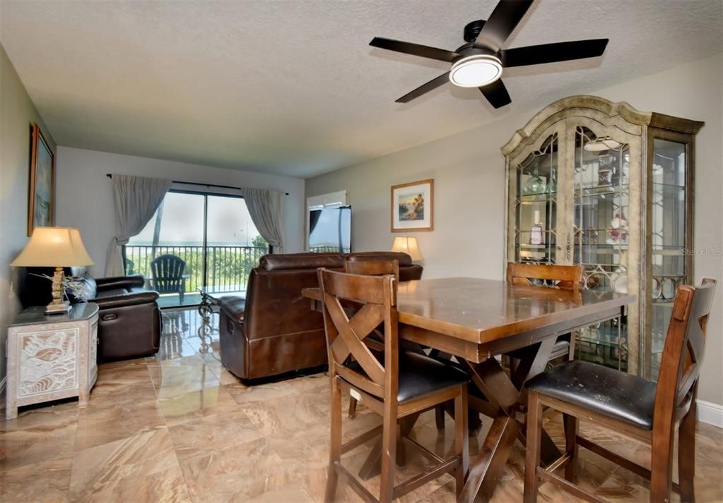 For Sale: $489,900 (2 beds, 20 baths, 1125 Square Feet)