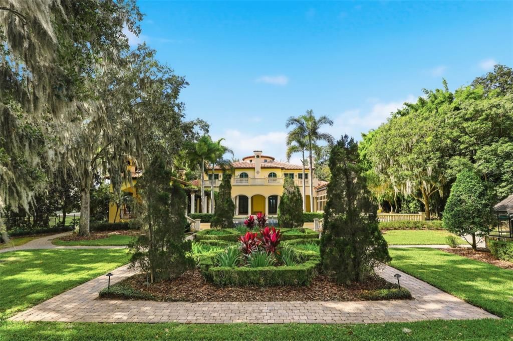 For Sale: $8,950,000 (7 beds, 9 baths, 11255 Square Feet)