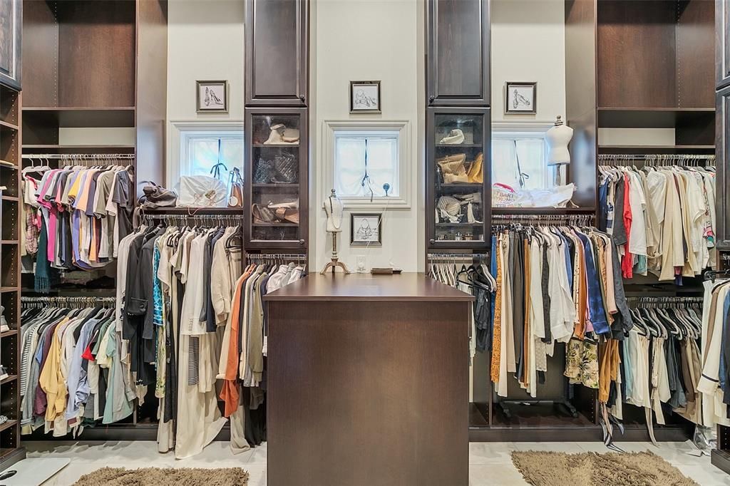 For Sale: $8,950,000 (7 beds, 9 baths, 11255 Square Feet)