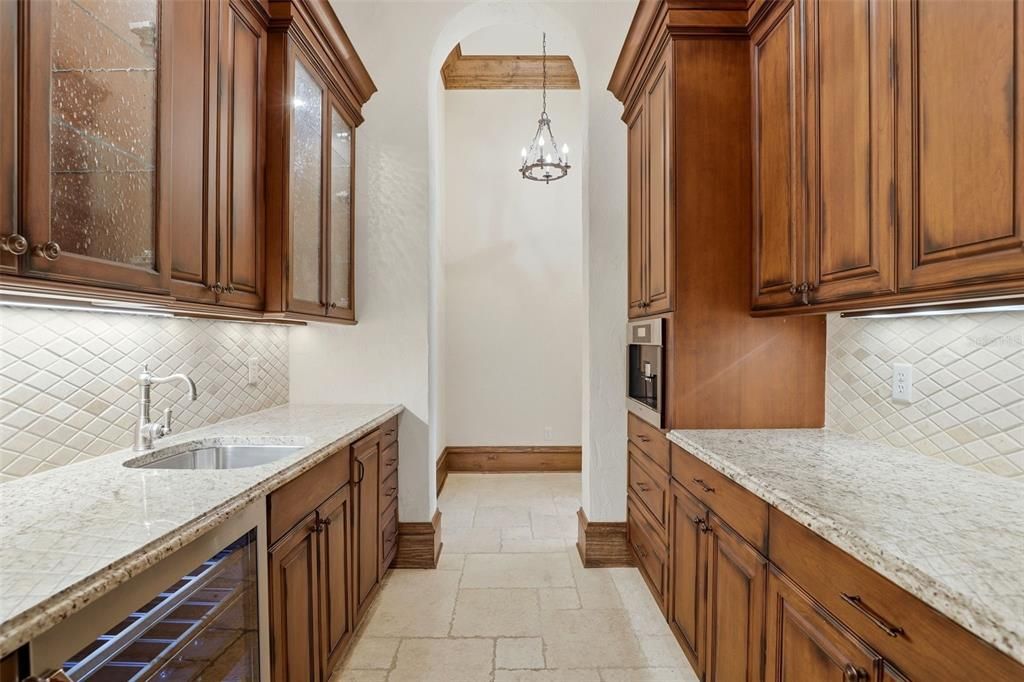 For Sale: $8,950,000 (7 beds, 9 baths, 11255 Square Feet)