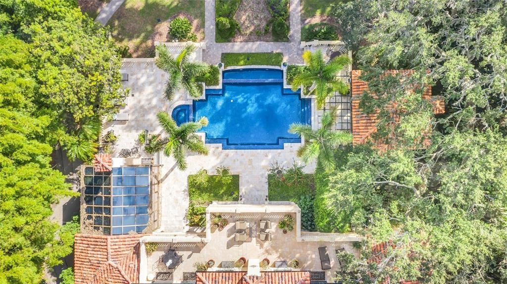 For Sale: $8,950,000 (7 beds, 9 baths, 11255 Square Feet)