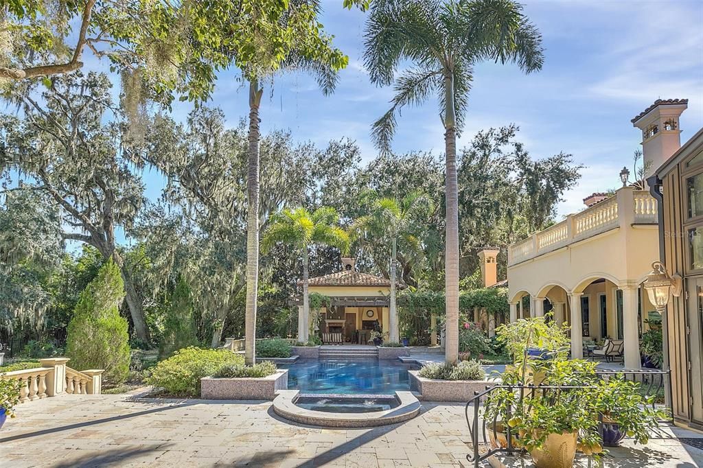 For Sale: $8,950,000 (7 beds, 9 baths, 11255 Square Feet)