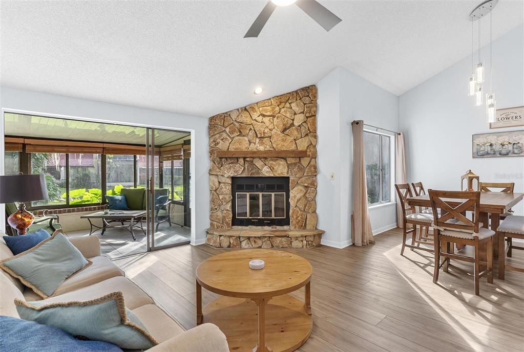 En Venta: $299,900 (3 camas, 2 baños, 1497 Pies cuadrados)