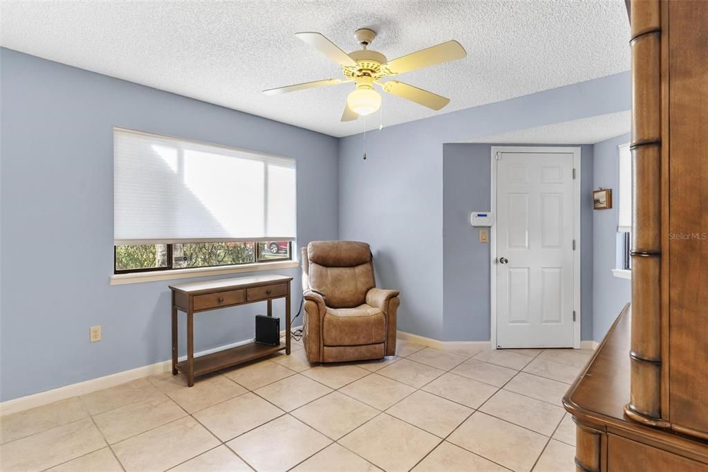 En Venta: $299,900 (3 camas, 2 baños, 1497 Pies cuadrados)