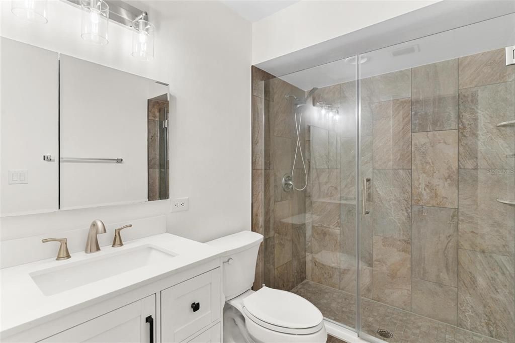 En Venta: $299,900 (3 camas, 2 baños, 1497 Pies cuadrados)