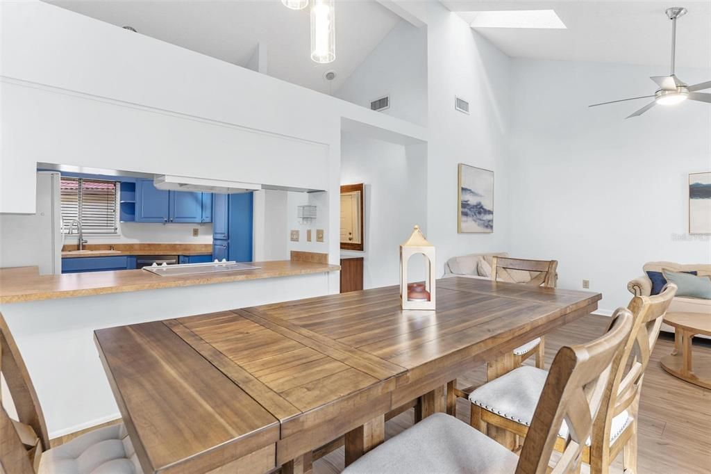 En Venta: $299,900 (3 camas, 2 baños, 1497 Pies cuadrados)