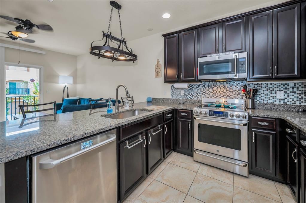 待售: $334,975 (3 贝兹, 3 浴室, 1612 平方英尺)