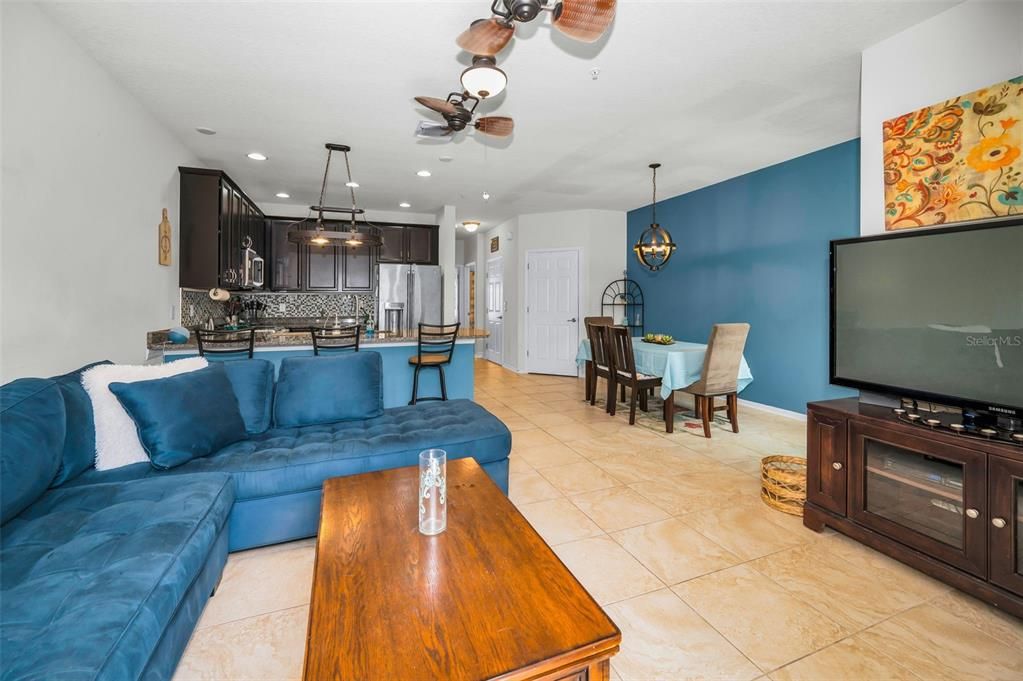 待售: $334,975 (3 贝兹, 3 浴室, 1612 平方英尺)