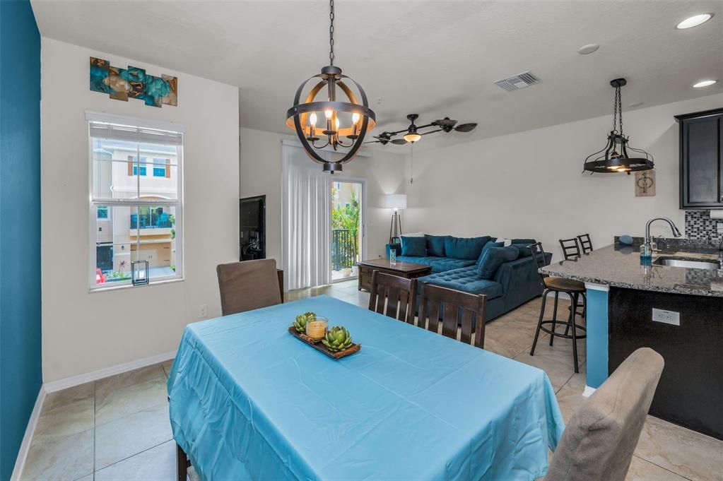 待售: $334,975 (3 贝兹, 3 浴室, 1612 平方英尺)