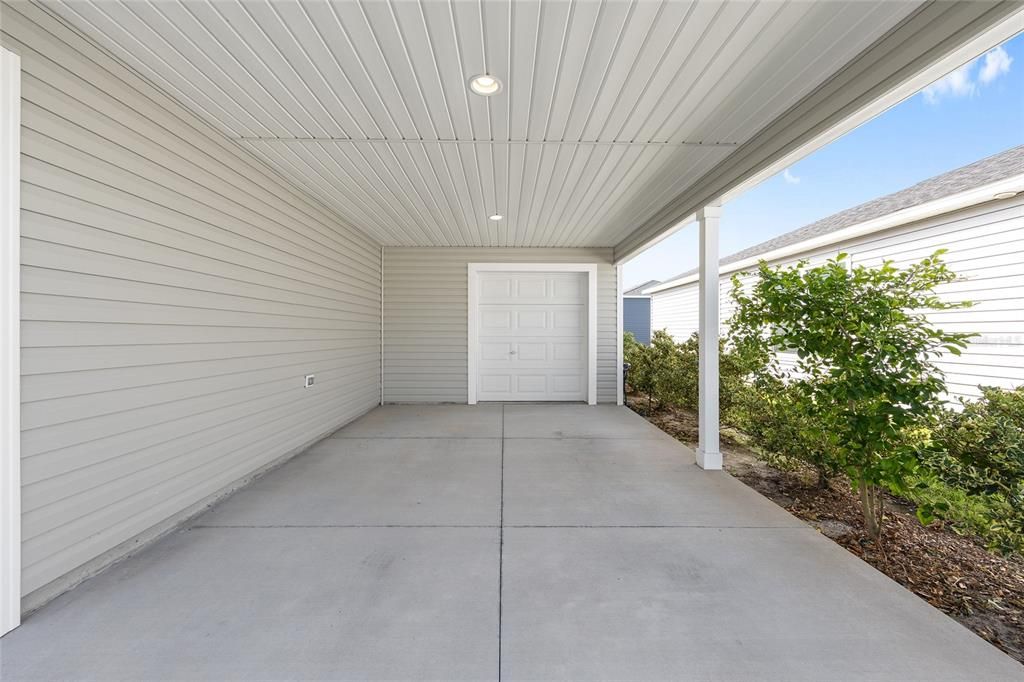 На продажу: $246,000 (2 спален, 2 ванн, 1051 Квадратных фут)