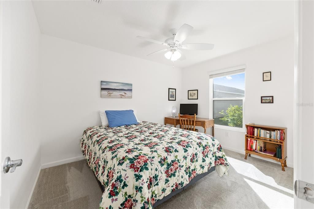 На продажу: $246,000 (2 спален, 2 ванн, 1051 Квадратных фут)