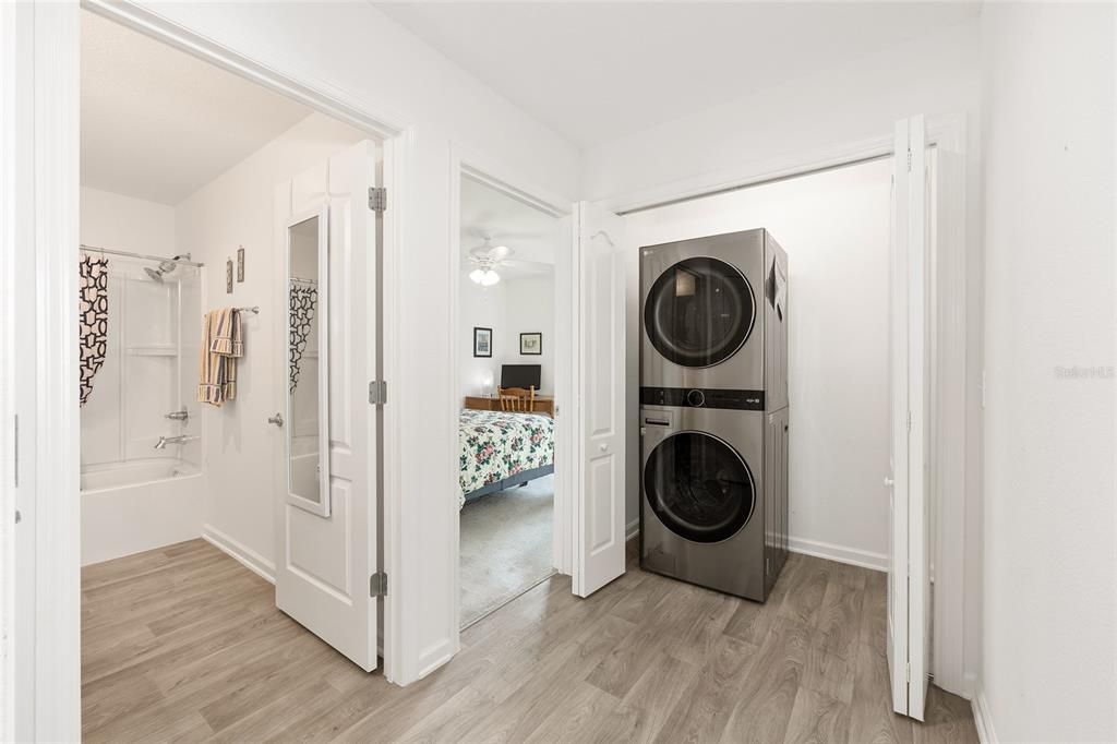 На продажу: $246,000 (2 спален, 2 ванн, 1051 Квадратных фут)