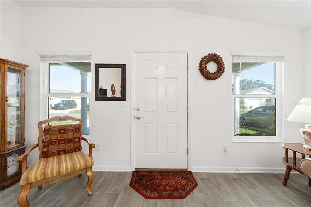 На продажу: $246,000 (2 спален, 2 ванн, 1051 Квадратных фут)