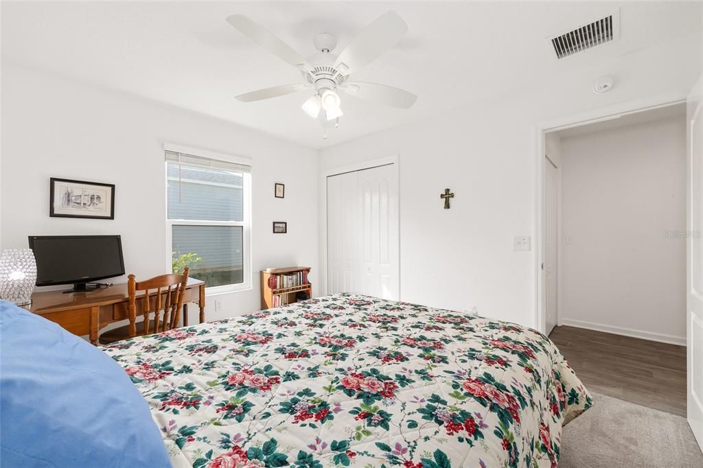 На продажу: $246,000 (2 спален, 2 ванн, 1051 Квадратных фут)